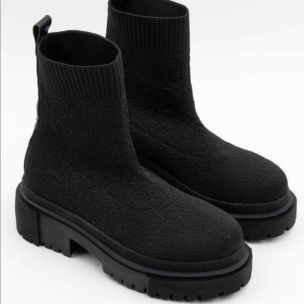 Women’s socks shoes thick soled black boots knitted short sock size 5/6/7/8/9